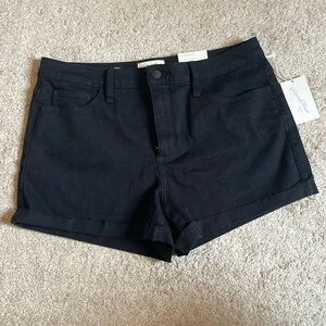 DONATING LAST CHANCE NWT universal thread shorts